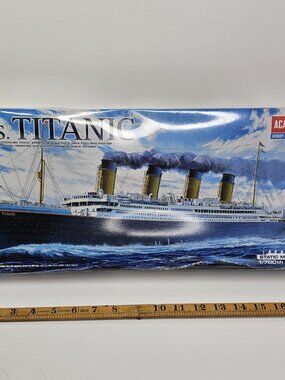 SEALED Academy RMS Titanic 1/700 Scale Ship Model Kit New Hobby Model Kits 14402